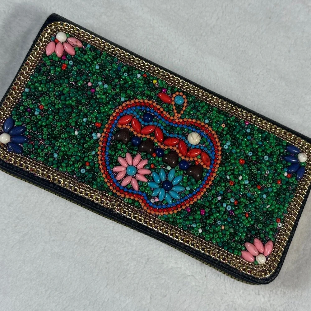 Josslyn Company Sead Bead Apple Zip Around Wallet NWOT Women OS Green Boho